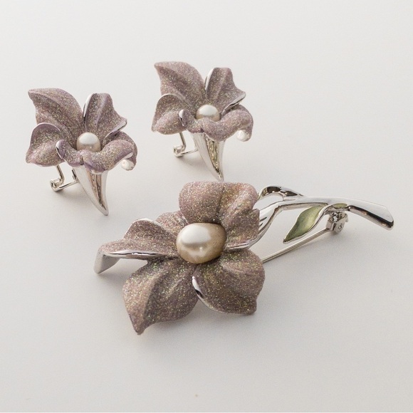 𝅺Vintage Margot Townsend Sparkling Pink Enamel Floral Earring Brooch Jewelry Set - Picture 3 of 16